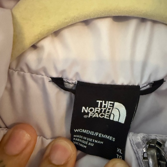 The North Face Women's Light Purple Puffer Jacket - Picture 4 of 9